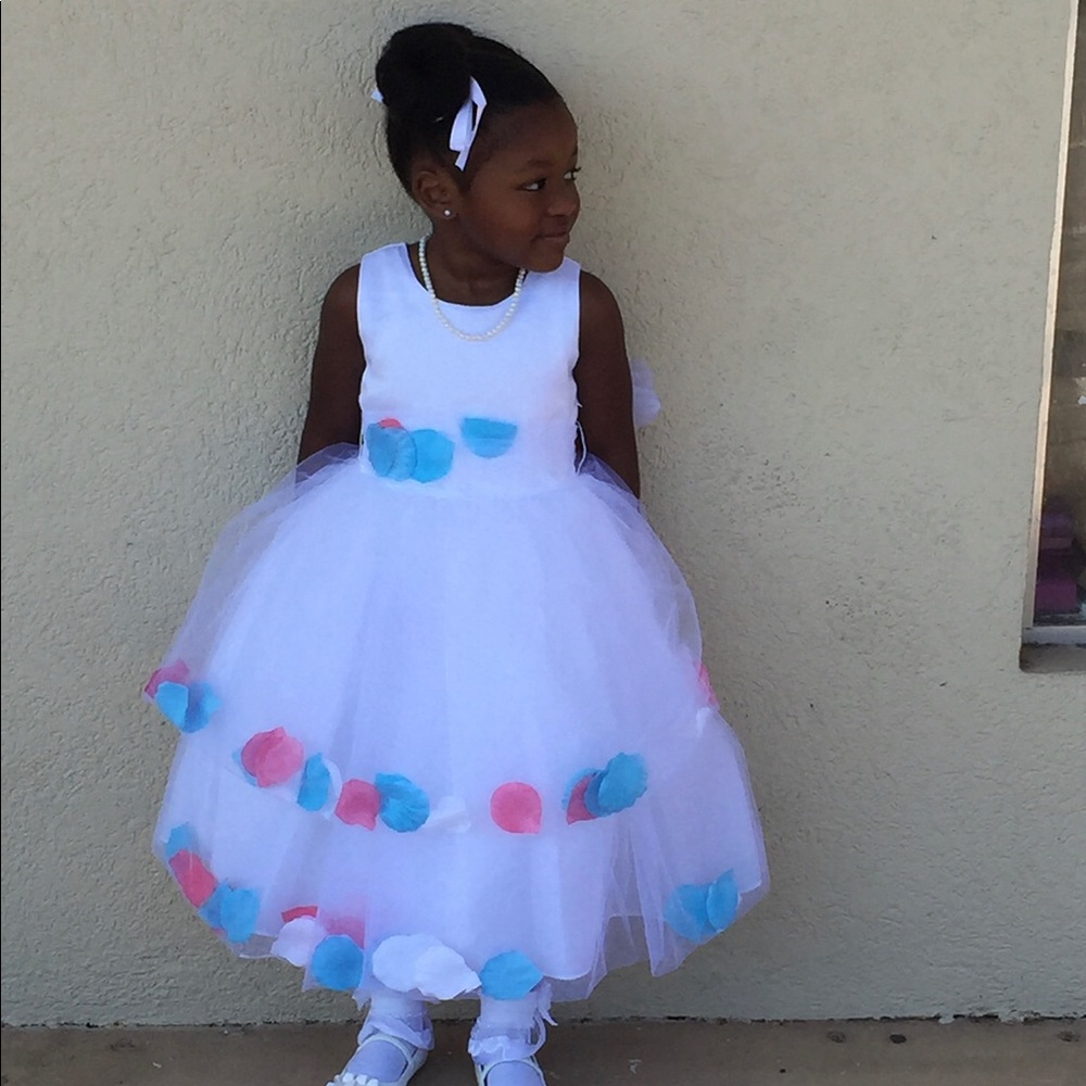 Girls size 4 formal dress.